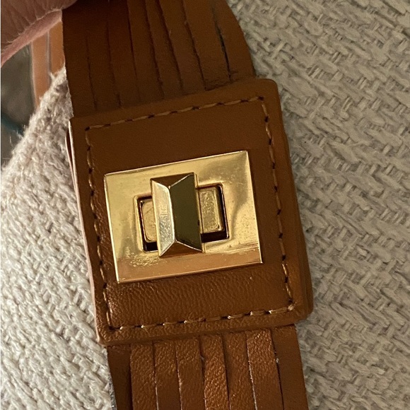 BCBG MAX AZRIA Layered Leather and Gold Tone Chain Necklace EUC - Picture 8 of 11